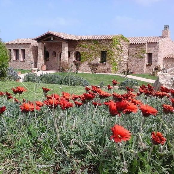 Hotel Ristorante La Tana Di Li Mazzoni Trinità dʼAgultu Kültér fotó
