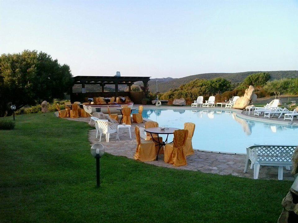 Hotel Ristorante La Tana Di Li Mazzoni Trinità dʼAgultu Kültér fotó