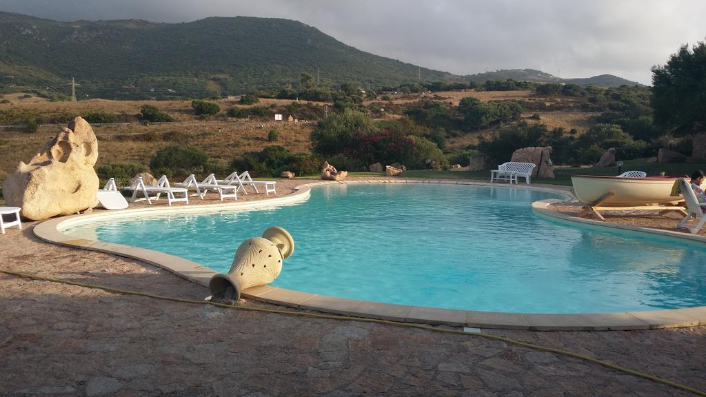 Hotel Ristorante La Tana Di Li Mazzoni Trinità dʼAgultu Kültér fotó