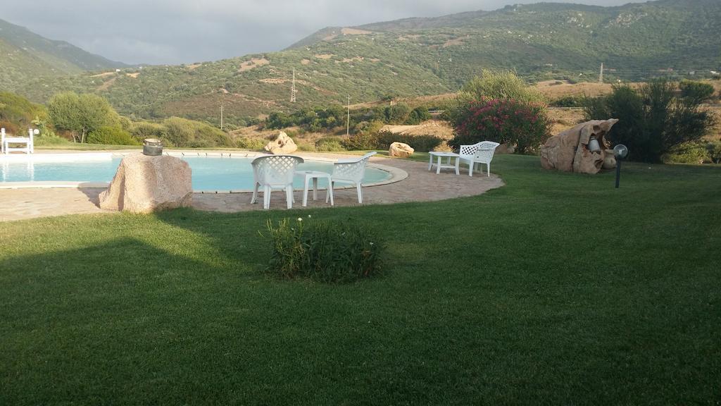 Hotel Ristorante La Tana Di Li Mazzoni Trinità dʼAgultu Kültér fotó