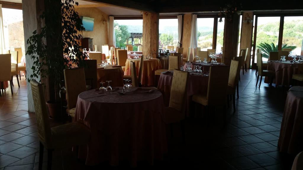 Hotel Ristorante La Tana Di Li Mazzoni Trinità dʼAgultu Kültér fotó