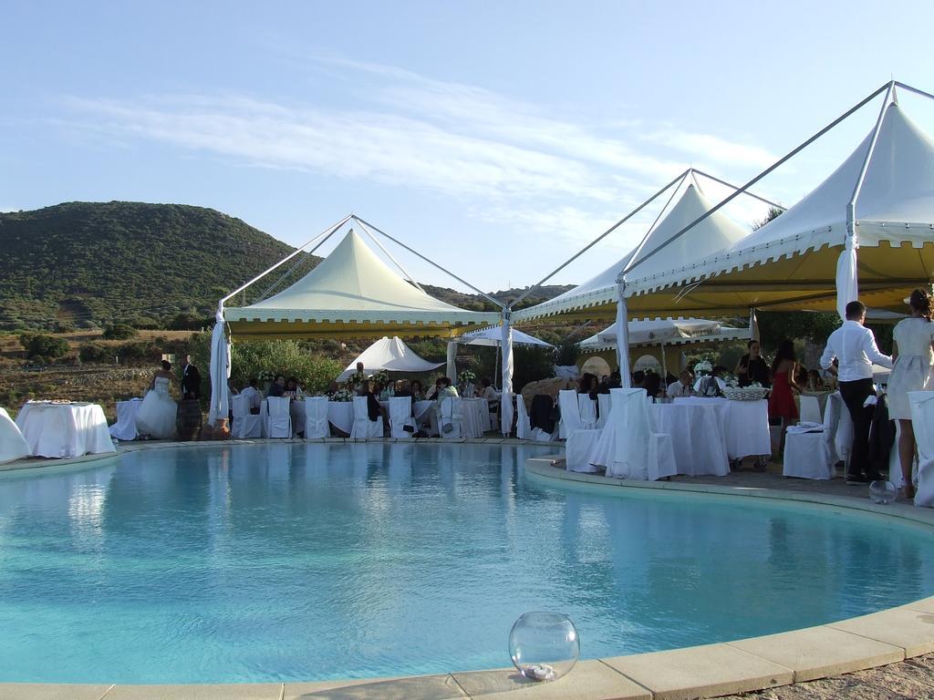 Hotel Ristorante La Tana Di Li Mazzoni Trinità dʼAgultu Kültér fotó